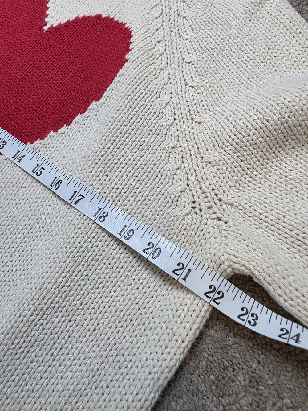 Gap Cream & Red Heart Intarsia Knit Oversized Cropped Sweater – Size Small (S) - Picture 12 of 14